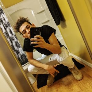 Meet your Posher, Devin